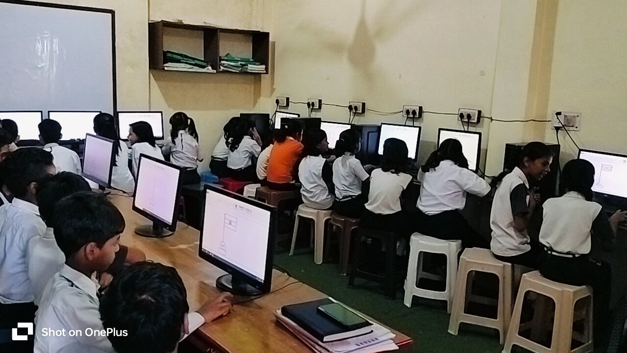Kids Care English School campus and school life photo 6